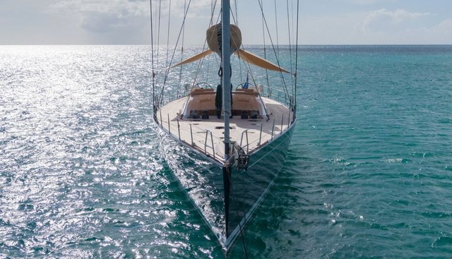 LEONARA yacht charter 3
