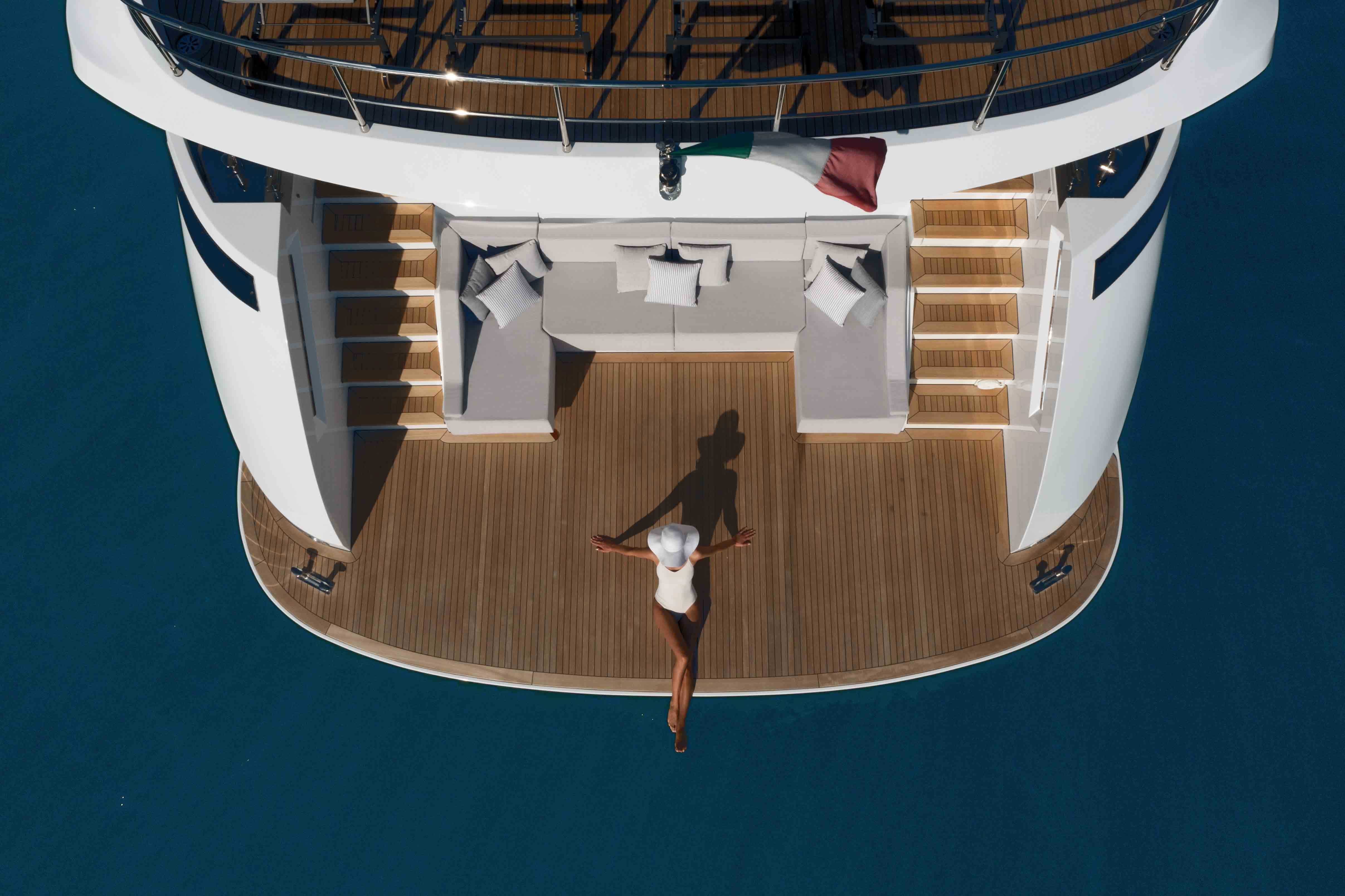 FOUR JOYS yacht charter 3