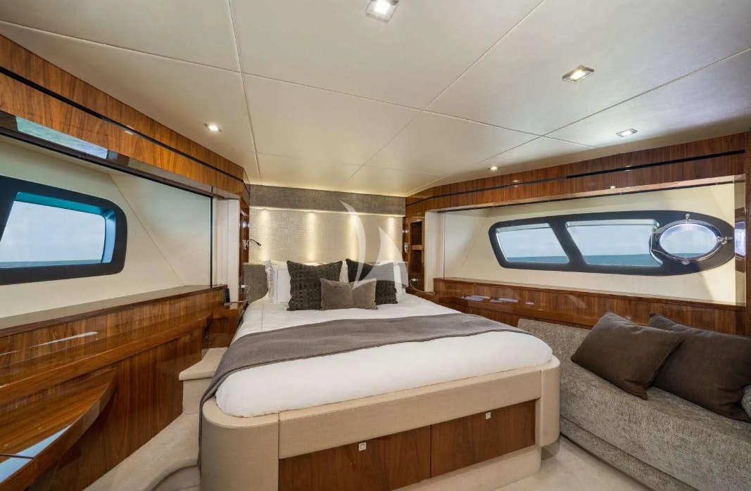 OASIS yacht charter 4