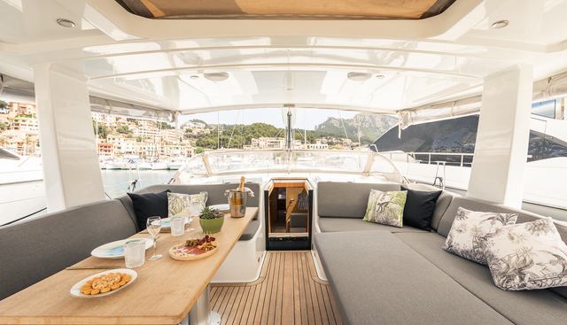 AGARIMO SIX yacht charter 2