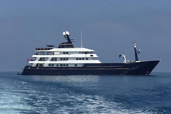 FORCE BLUE yacht charter 3
