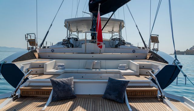 ASHLEYROSE 110 yacht charter 4