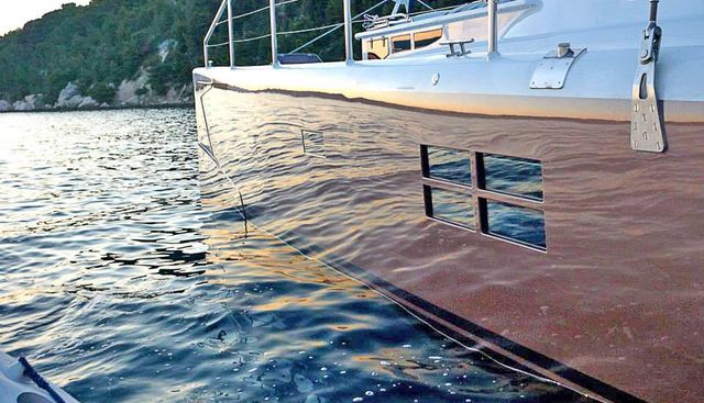MYSTIQUE yacht charter 2