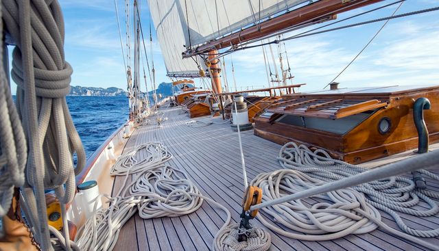 PURITAN yacht charter 3