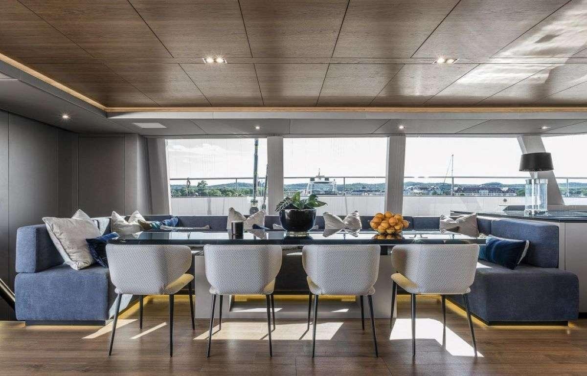 7X yacht charter 3