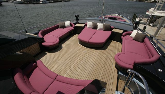WAVERUNNER yacht charter 3