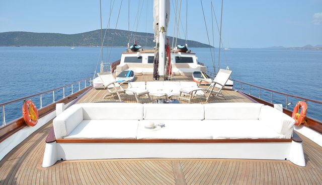 PAPA JOE yacht charter 2
