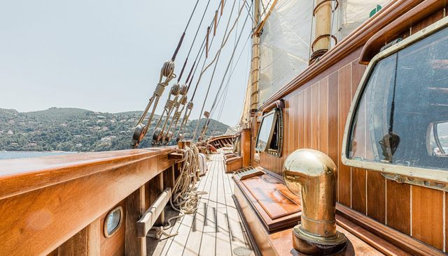 O'REMINGTON yacht charter 3