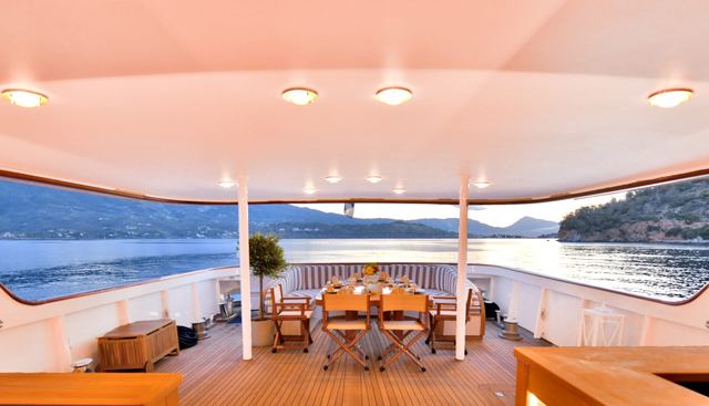 SOMETHING COOL yacht charter 5