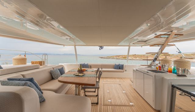 VALIUM 67 yacht charter 3