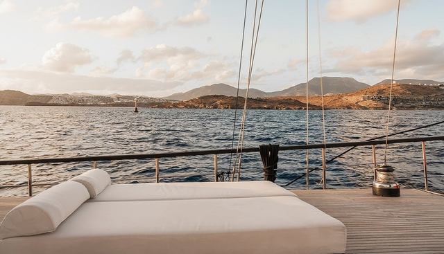 MY LOVER yacht charter 4