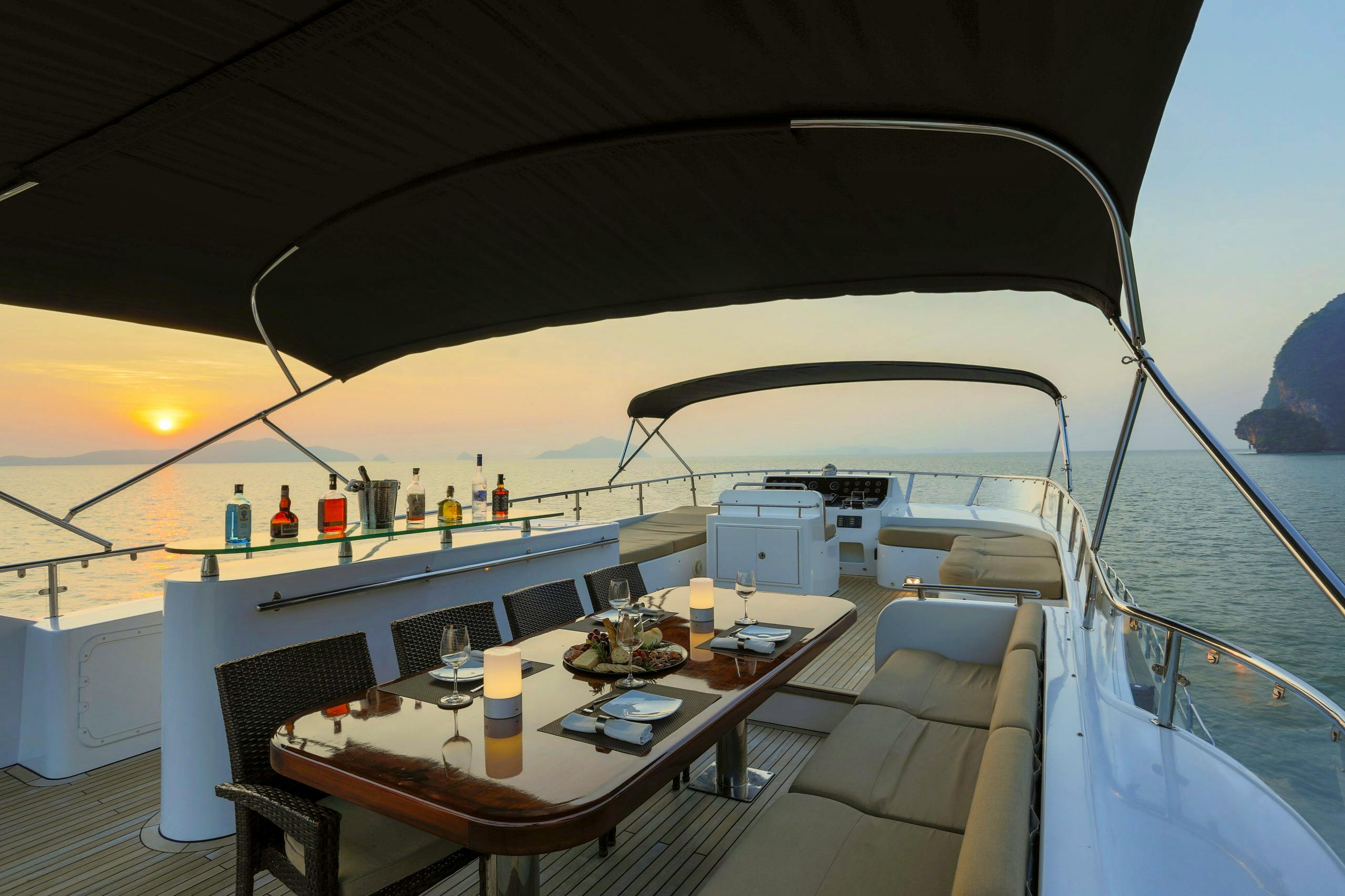 MIA KAI yacht charter 5