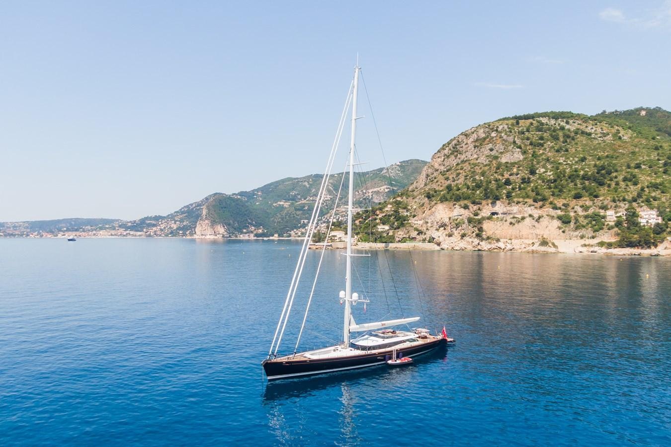 FAVOURITE CHILD yacht charter 4