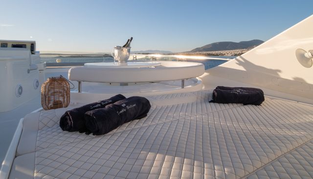SIMPLY BRILLIANT yacht charter 4