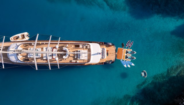 NOCTURNO yacht charter 5