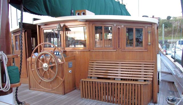 TREE OF LIFE yacht charter 3
