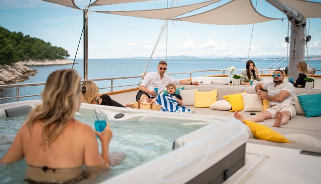 DALMATINO yacht charter 4