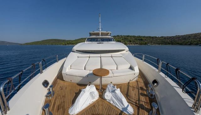ARAGO yacht charter 2