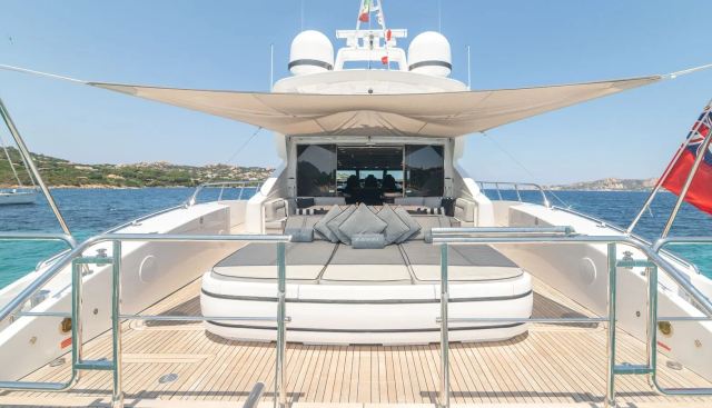 KAWAI yacht charter 3