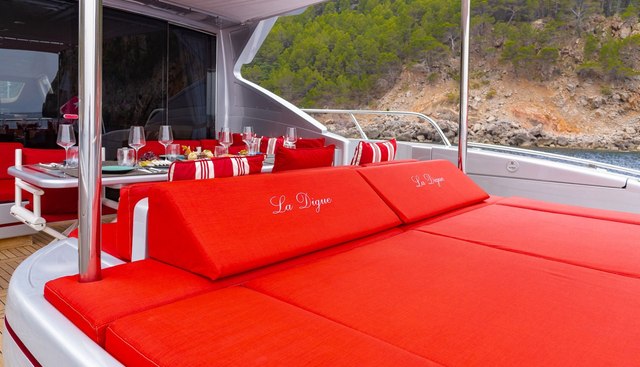LA DIGUE yacht charter 4