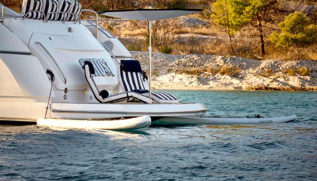 SUNSEEKER PREDATOR 72 GHOST yacht charter 5