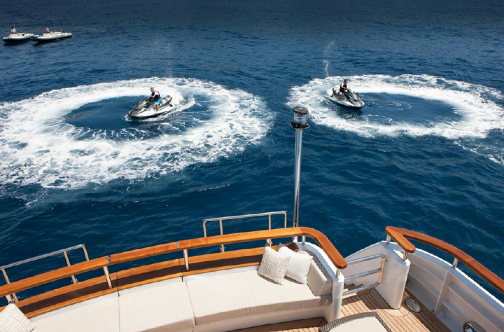 MIRAGE yacht charter 5