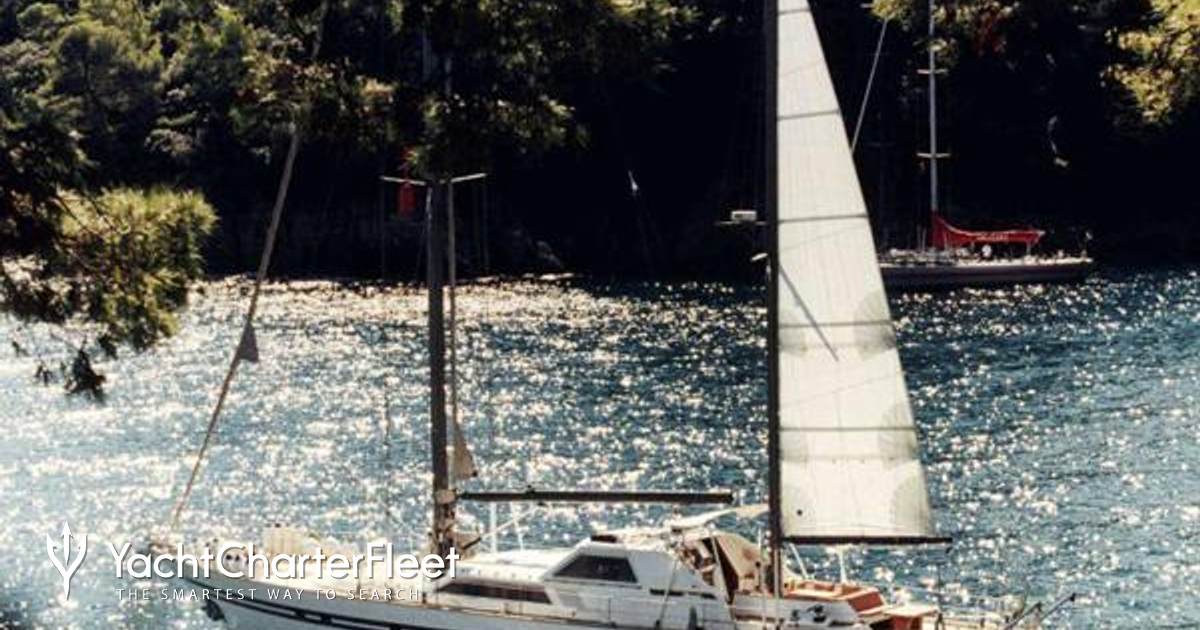 LOTTY yacht charter 2