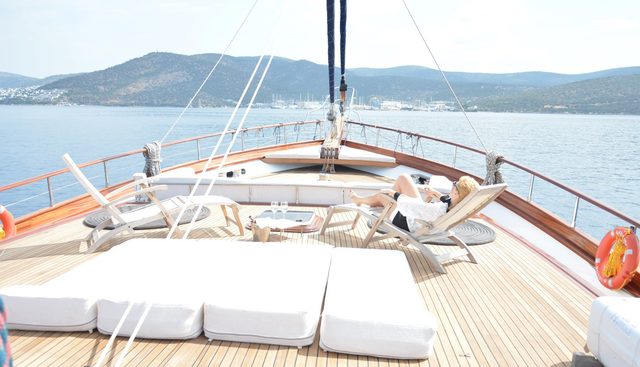 PAPA JOE yacht charter 3