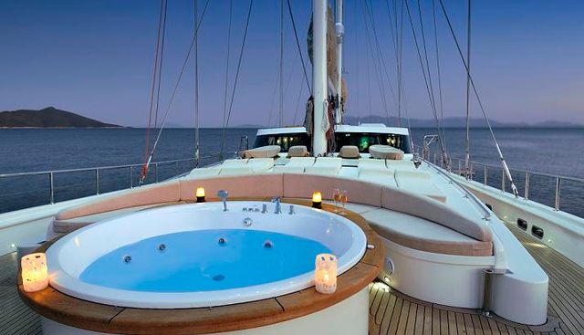 DOLCE MARE yacht charter 2