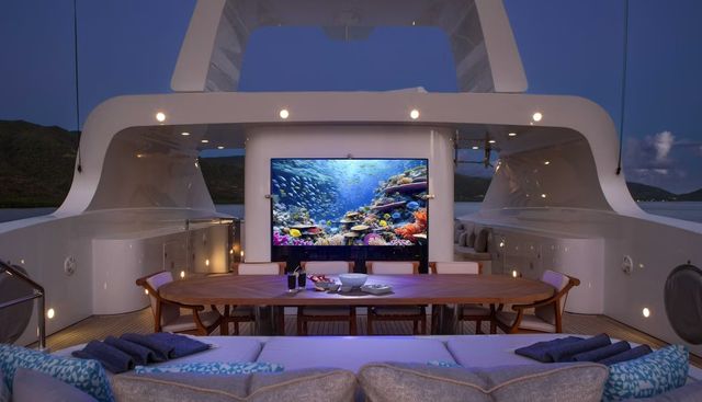 LA BLANCA yacht charter 5
