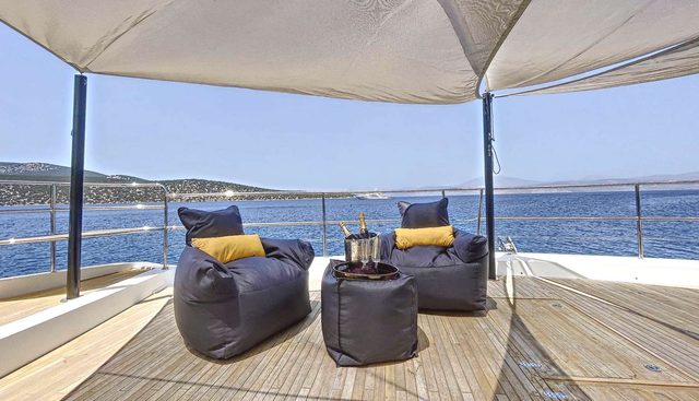 CRAZY HORSE yacht charter 4
