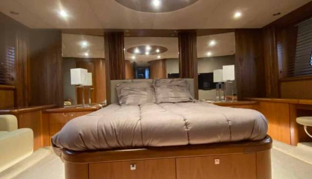 NERA OCEANO yacht charter 5