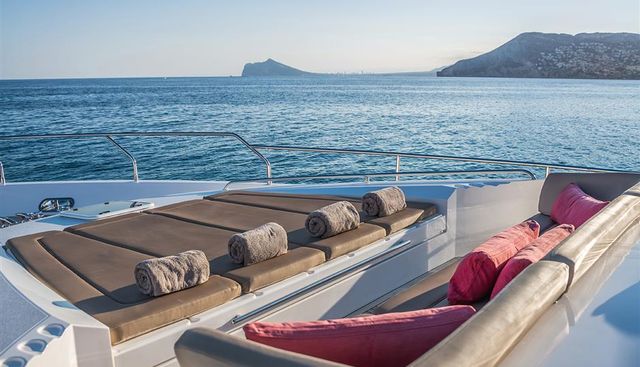 INSIEME yacht charter 5