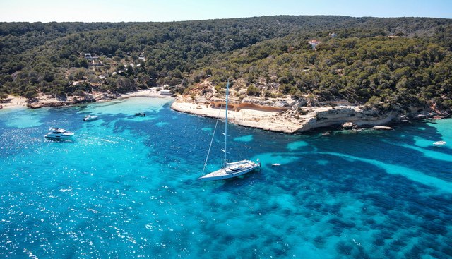 YQUEM yacht charter 5