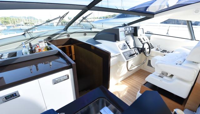 DORIS IV yacht charter 2