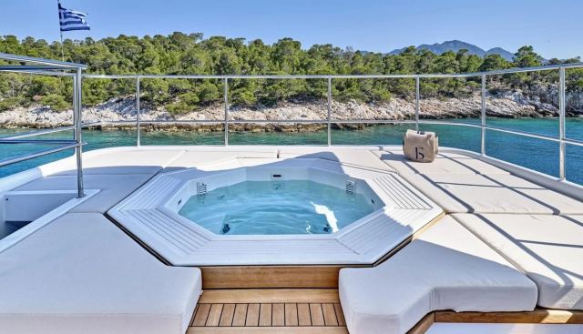 BLUE SYMPHONIE yacht charter 5