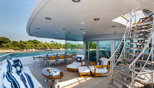 LA TANIA yacht charter 5