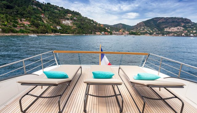 REGINE OF CANNES yacht charter 3
