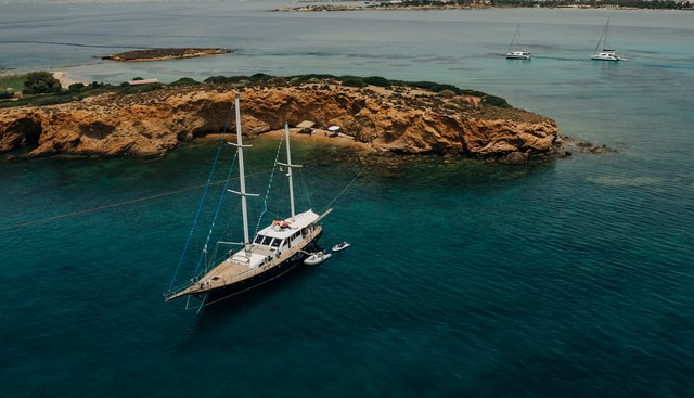 ANEMOS yacht charter 5
