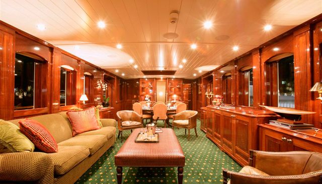 PARRIWI yacht charter 5