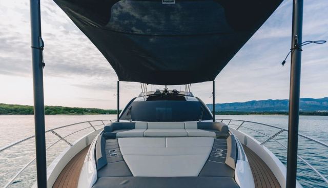 X2 yacht charter 3