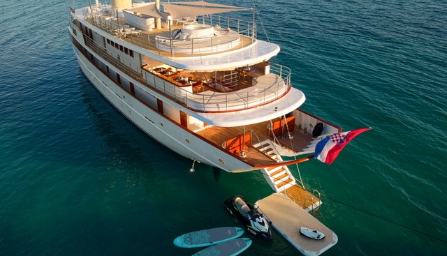 BELLEZZA yacht charter 5