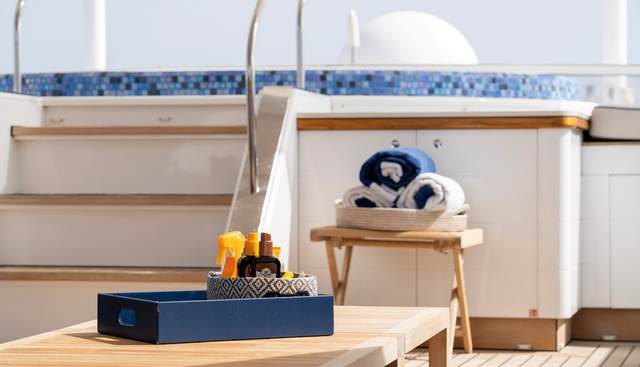 TACANUYA yacht charter 3