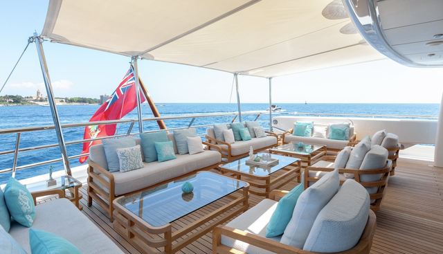 LA MIRAGE yacht charter 5