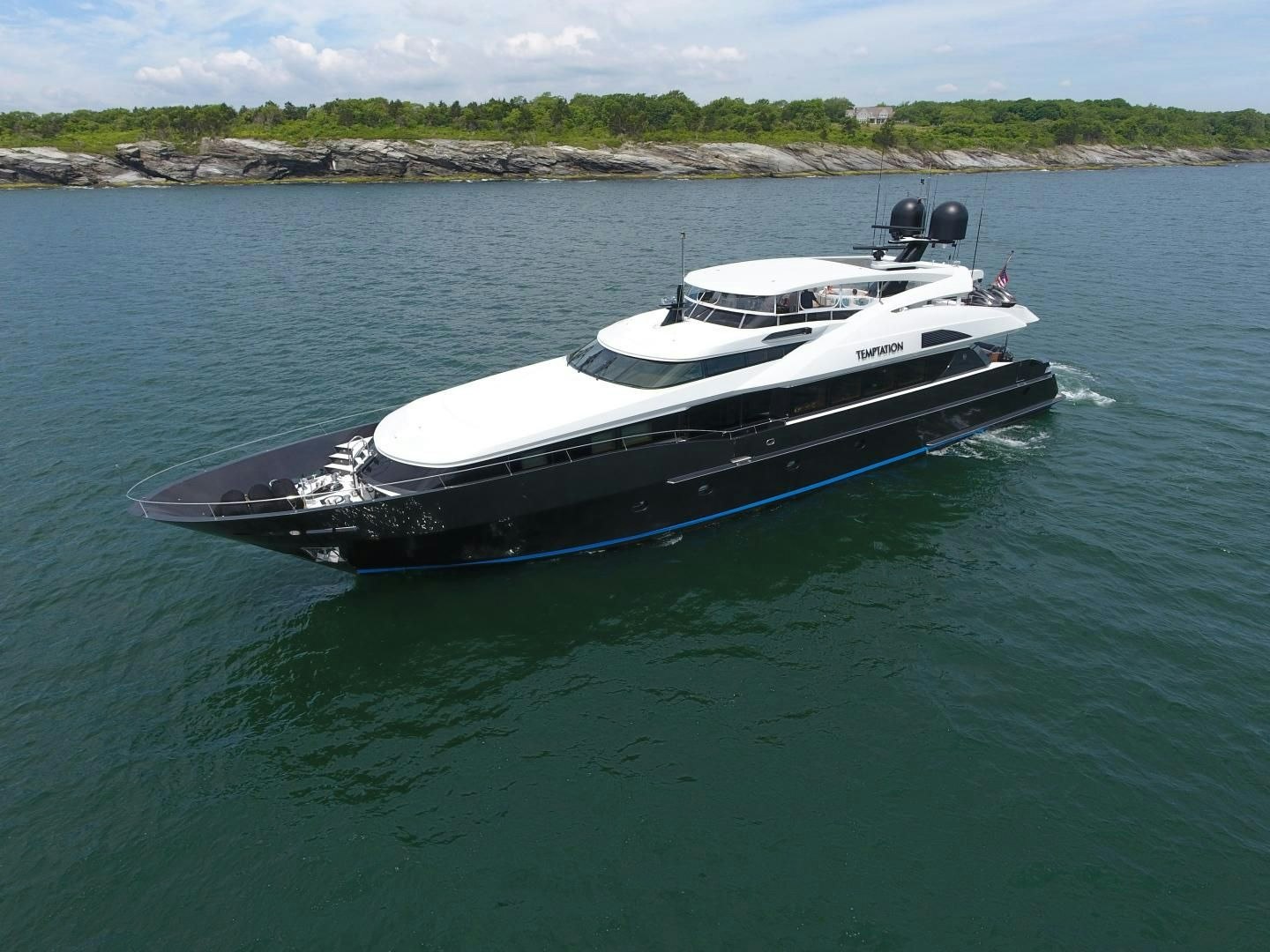 TEMPTATION yacht charter 5