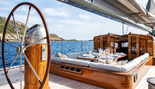 RAINBOW yacht charter 2