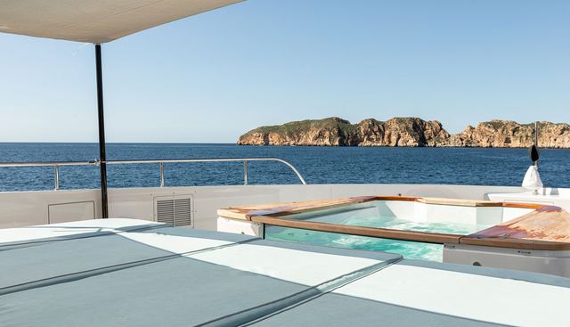 EH2 yacht charter 3