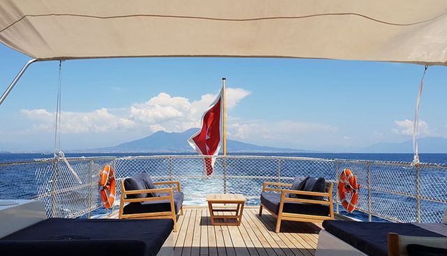PERSUADER yacht charter 4