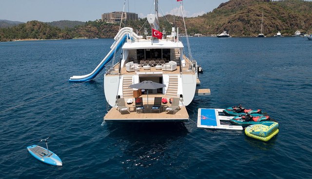 ALL ABOUT U 2 yacht charter 5