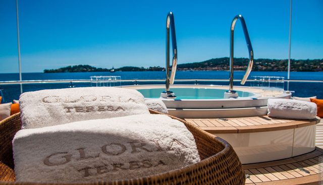 GLORIA TERESA yacht charter 3